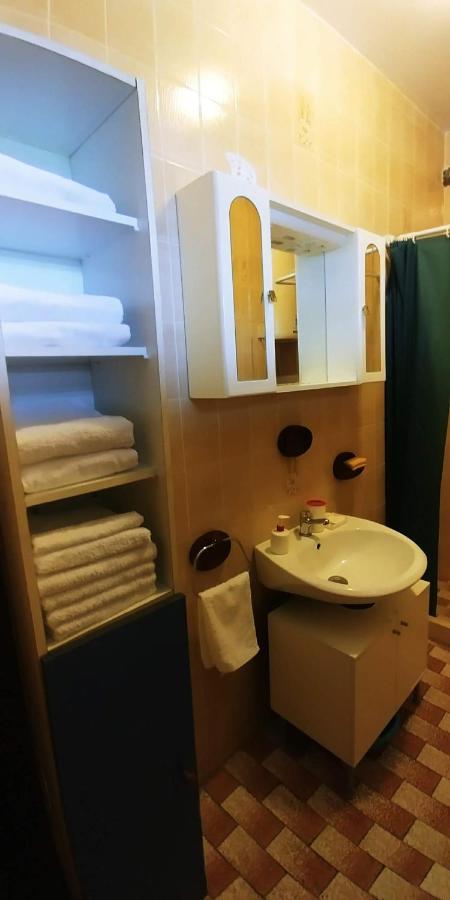 Apartman Ana Murter Exteriör bild